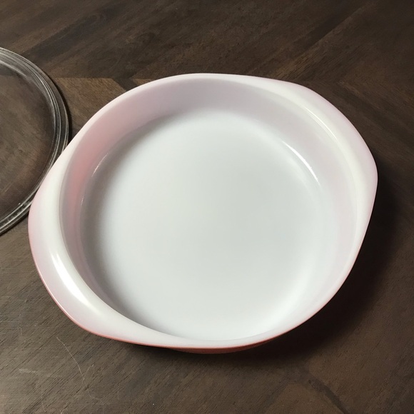 Pyrex Vintage Pink Flamingo Casserole Dish with Glass Lid - Picture 5 of 11